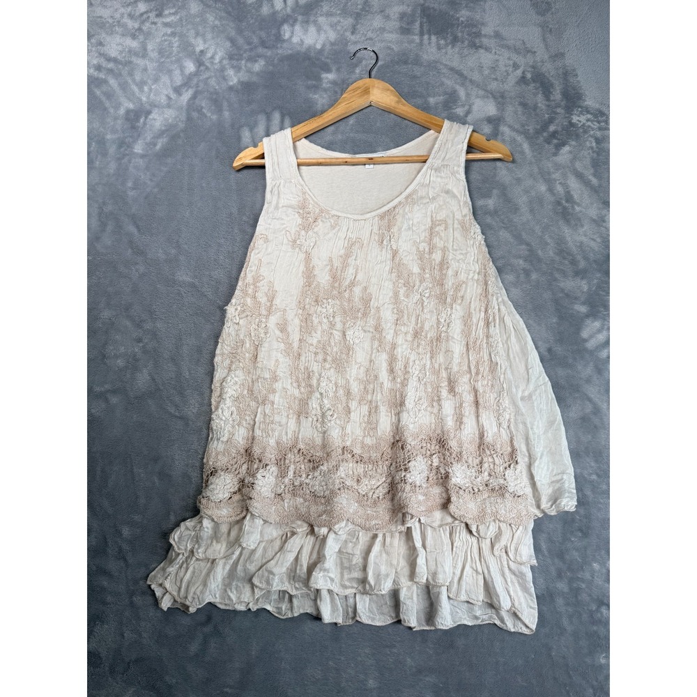 Tempo Paris Tank Top Womens Small Beige Lined Tiered Lace Detail Scoop Neck